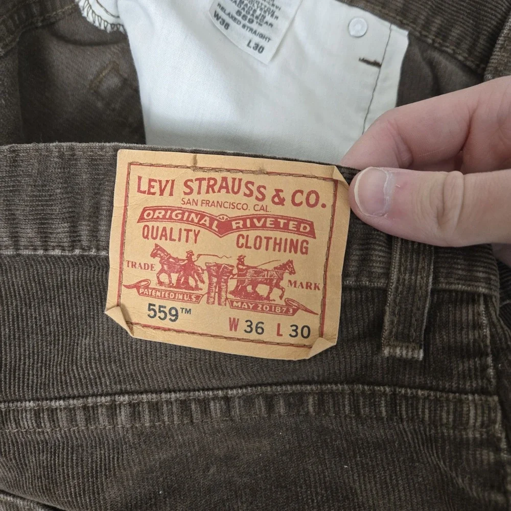 Vintage Levis Pants Mens 36x30 Brown 559 Corduroy Straight Relaxed Fit Pants Y2K